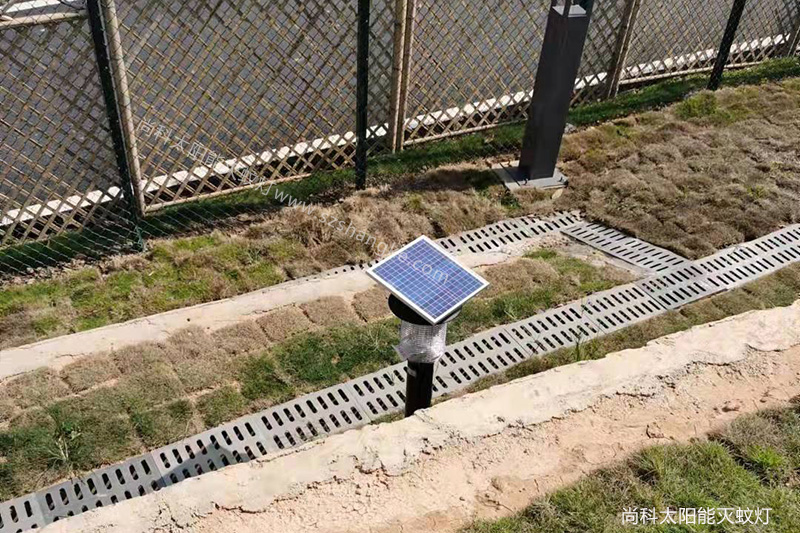 江西株洲度假村戶外太陽(yáng)能滅蚊燈安裝使用效果